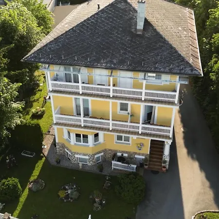 Gaestehaus Gertrude *