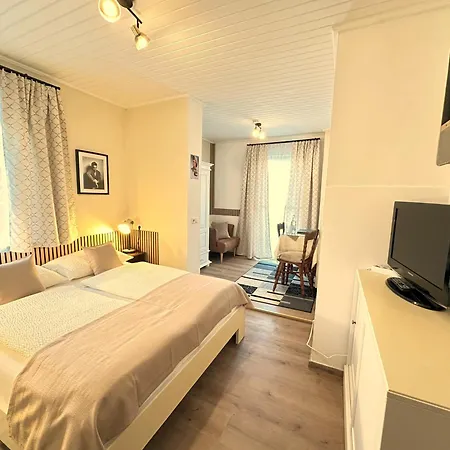 بيت ضيافة Gaestehaus Gertrude فيلدين ام ورثرسي