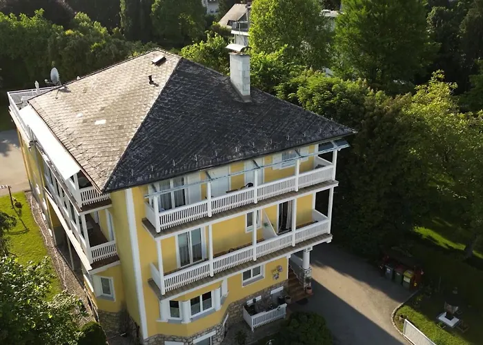 Gaestehaus Gertrude Pensión 3*